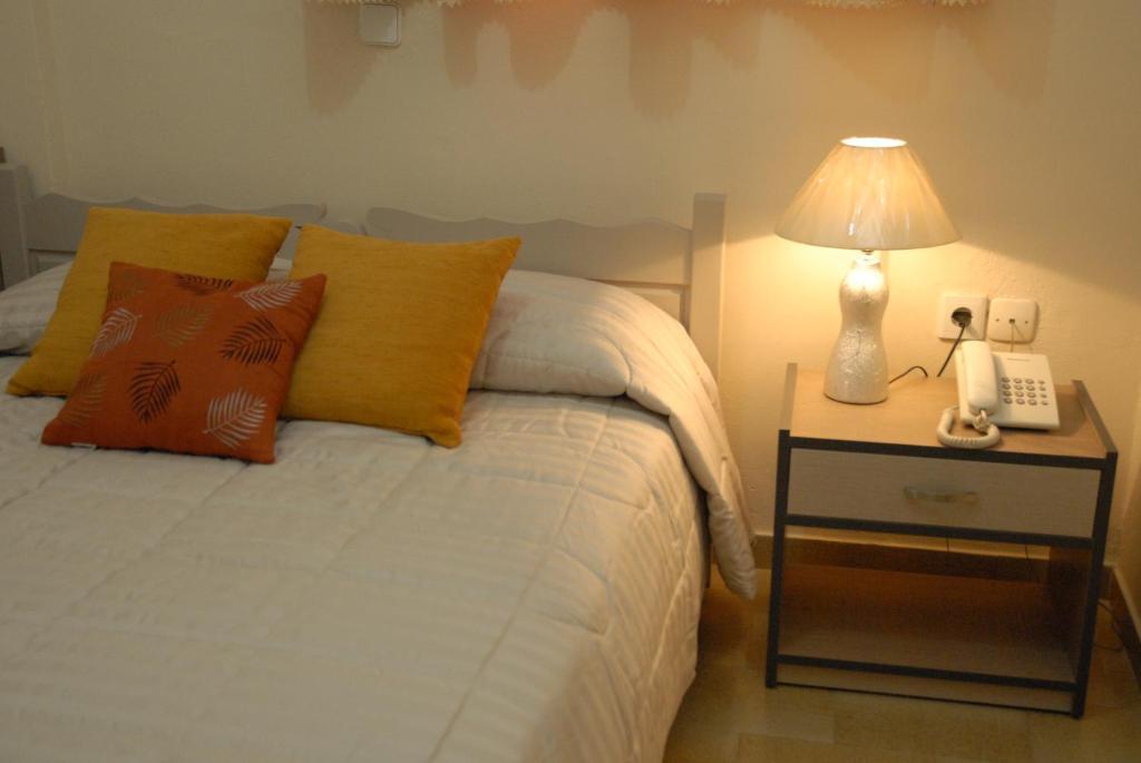 Takis Hotel Apartments إياليسوس الغرفة الصورة