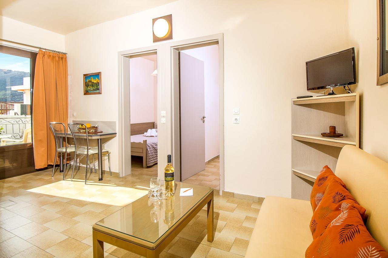 Takis Hotel Apartments إياليسوس المظهر الخارجي الصورة