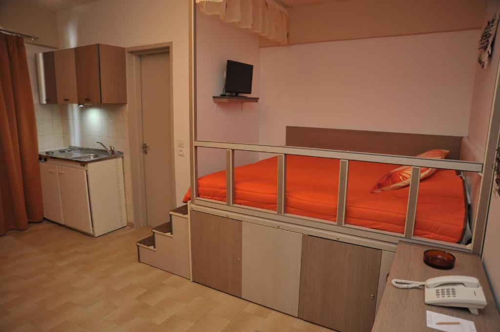 Takis Hotel Apartments إياليسوس الغرفة الصورة