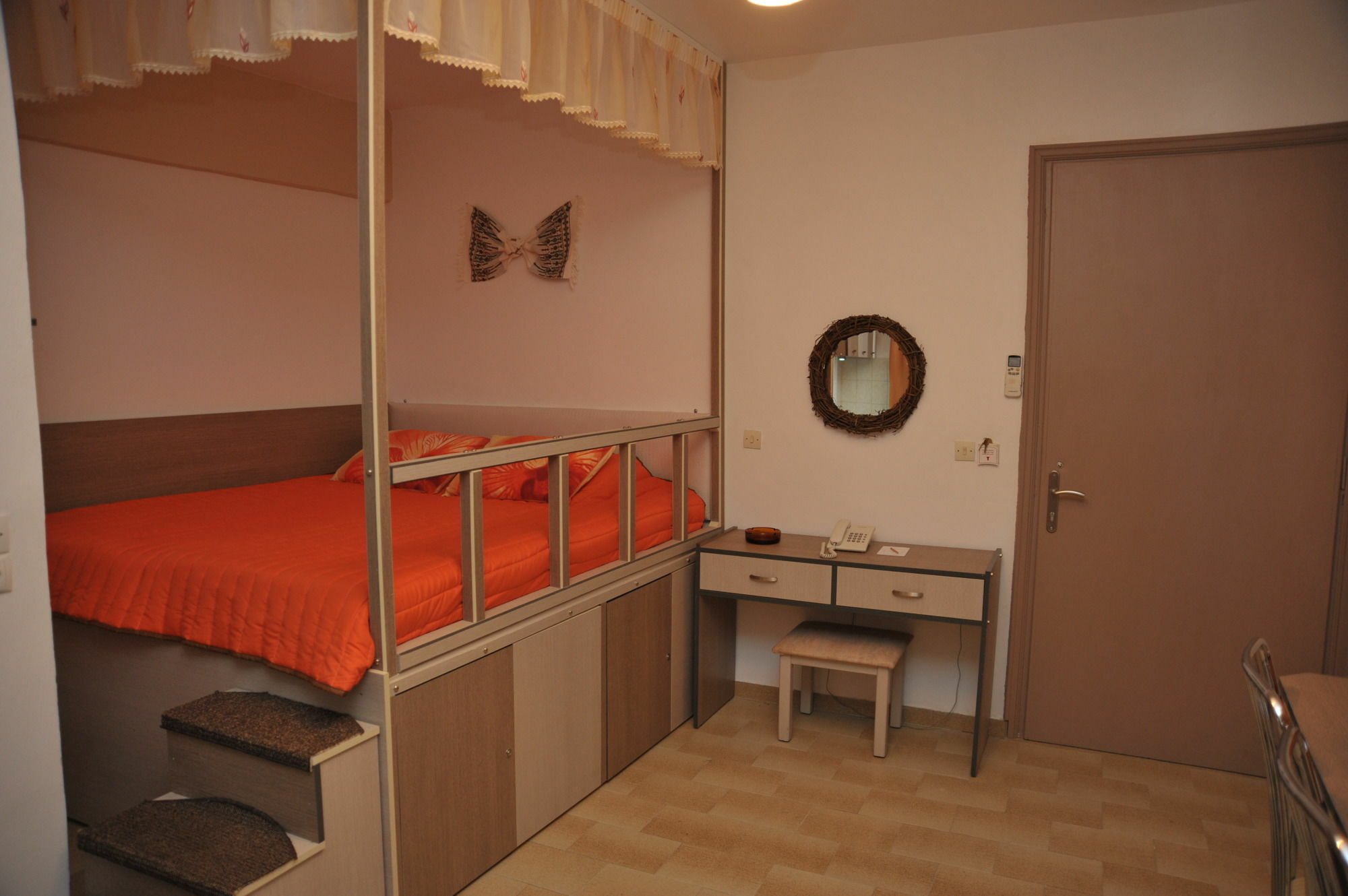Takis Hotel Apartments إياليسوس المظهر الخارجي الصورة