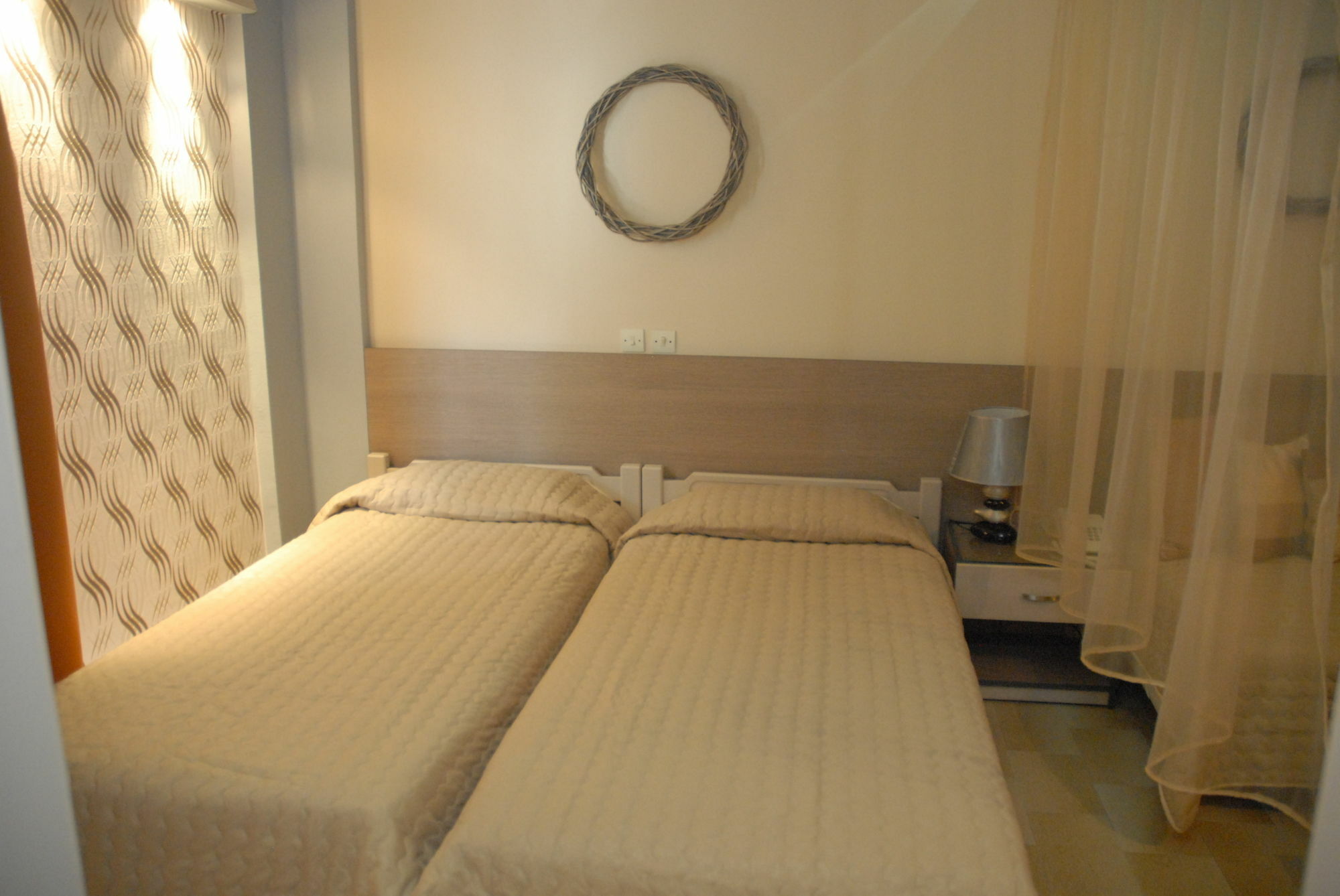 Takis Hotel Apartments إياليسوس المظهر الخارجي الصورة